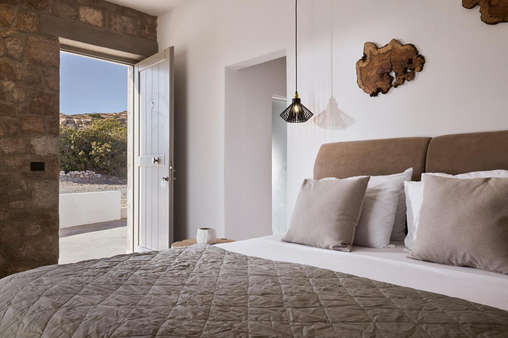 Kedros Milos Suites Adamantas  Pokoj fotografie