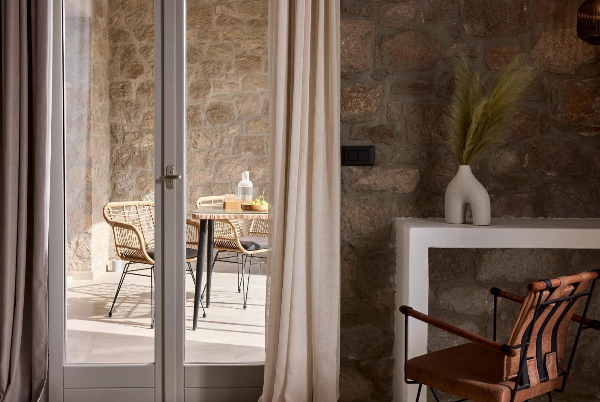 Kedros Milos Suites Adamantas  Pokoj fotografie